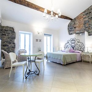 Camera con letto king size